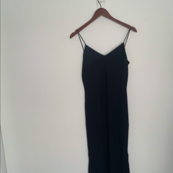 Black formal gown! - Picture 3 of 5